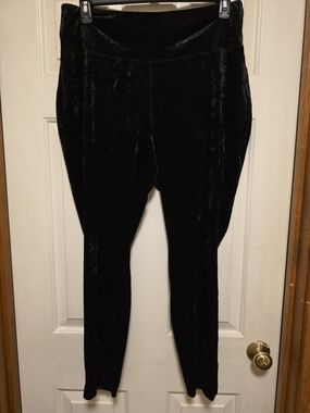 🌴 Jolie & Joy Black Crushed Velvet Leggings Size 2x